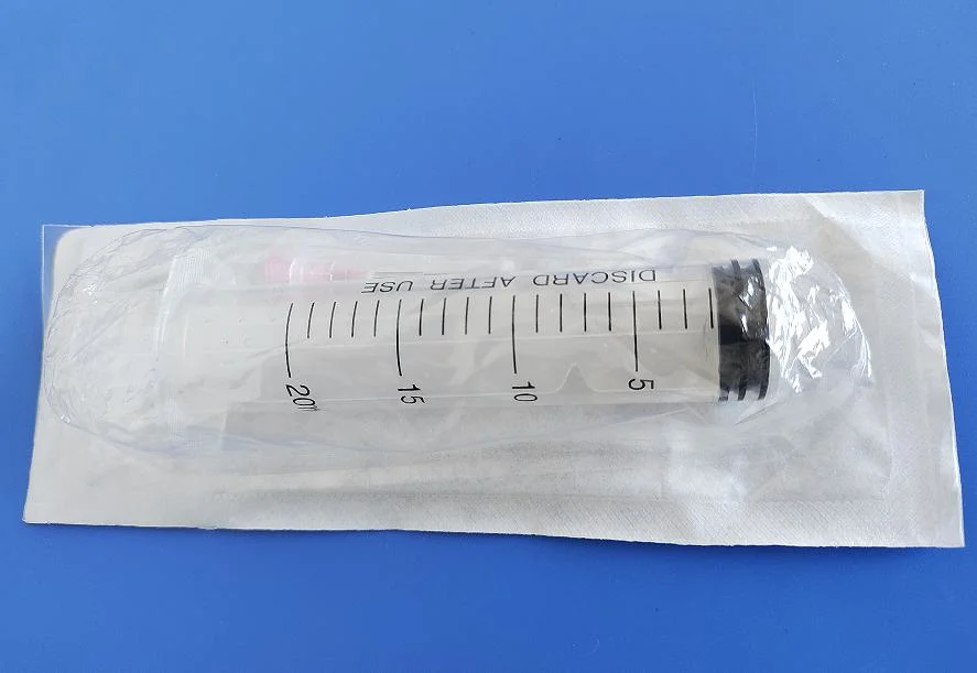 Disposable Veterinary Syringe 20ml with 18gx3/4", Made of PP